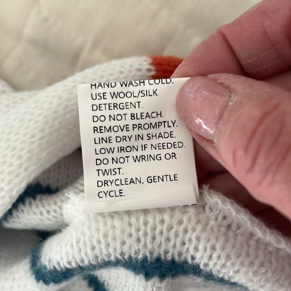 Women’s White Sweater With Striped Sleeves Size XL NWOT - Picture 8 of 8